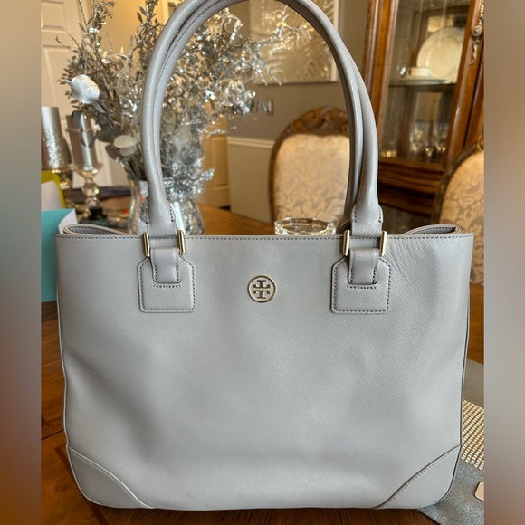 Tory Burch Robinson Tote in Mercury Gray Excellent Condition! - Picture 2 of 13